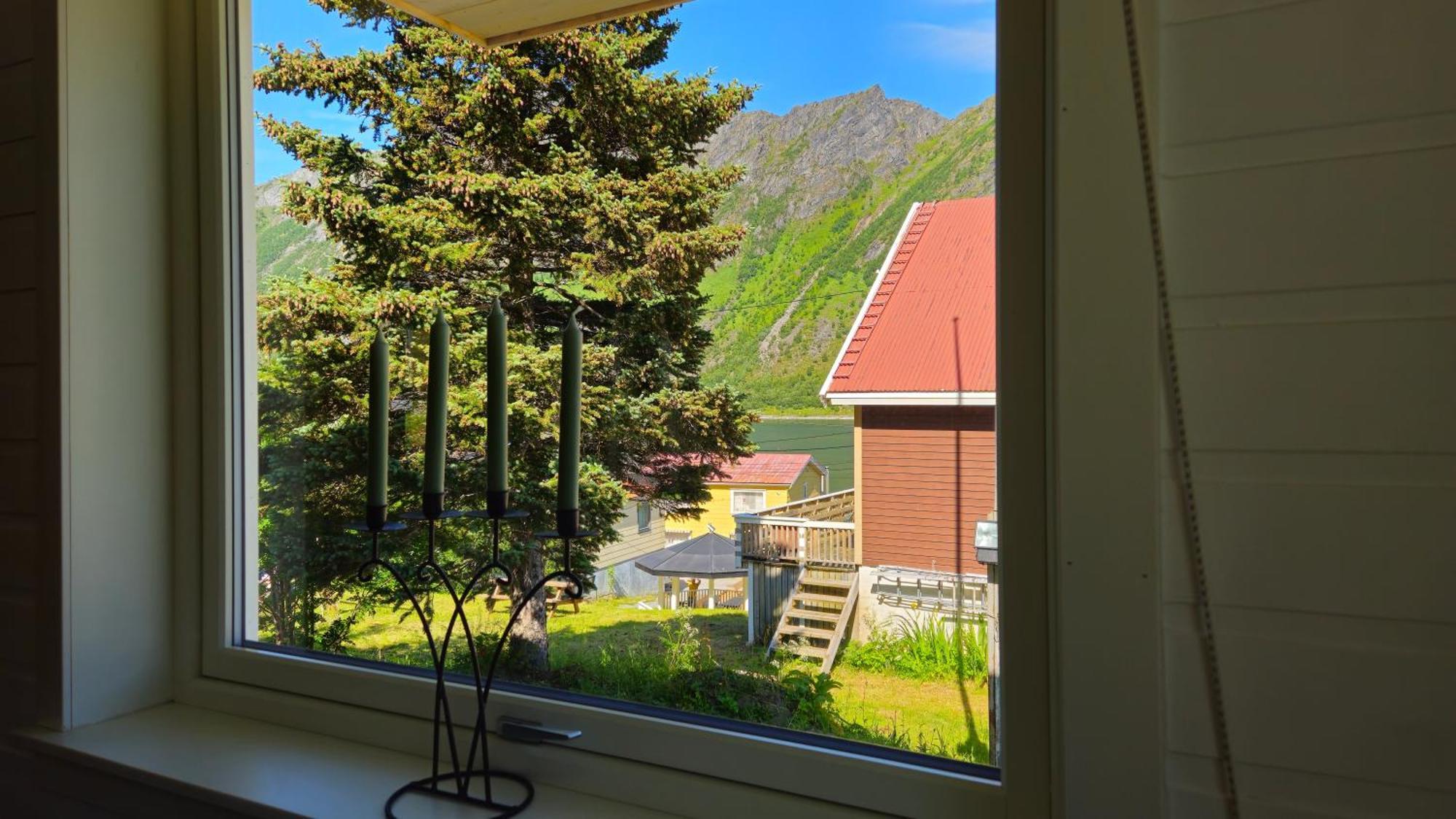 The Northern House Gryllefjord Екстер'єр фото